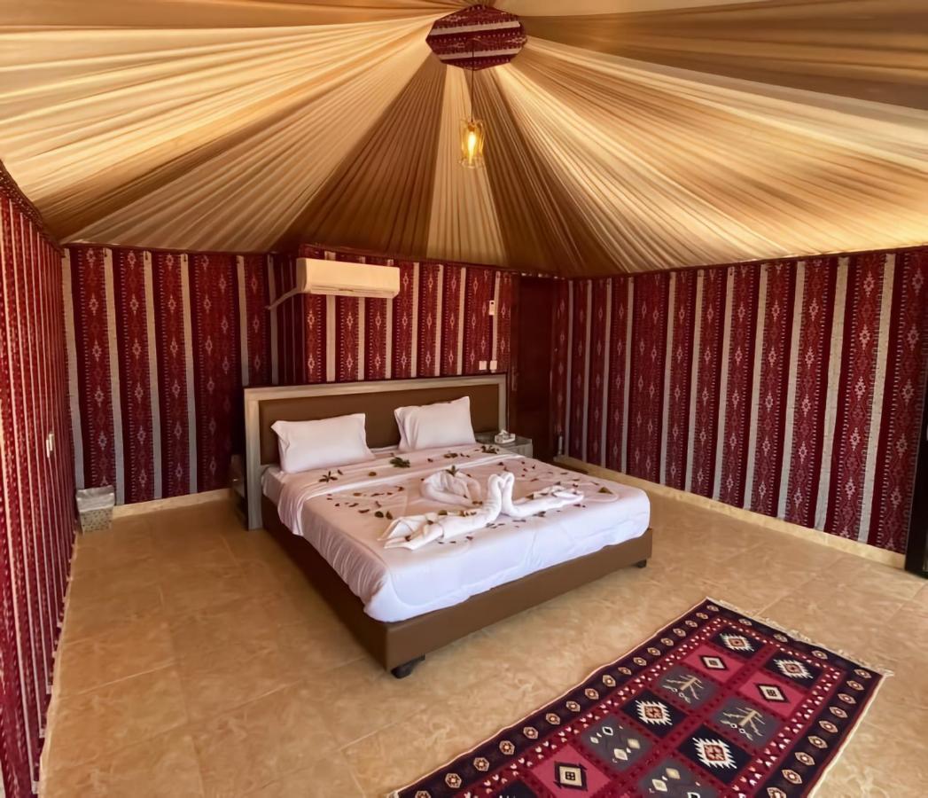 Hotel مخيم جبل بردى Jabal Burdah Camp Wadi Rum Exterior foto